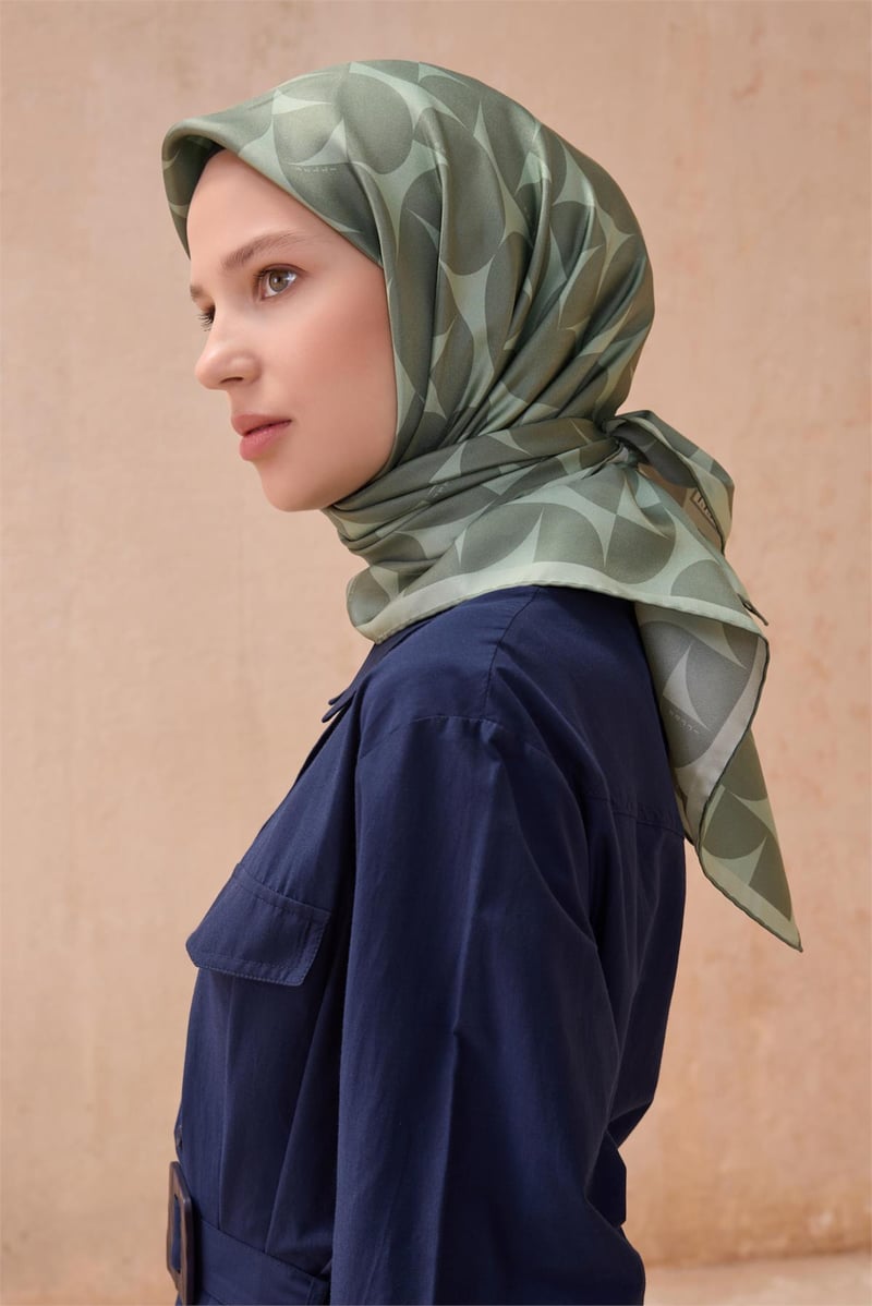 {URUNSEO_TITLE} | BELLI | BELLİ İPEK EŞARP | BELLİ GEOMETRIK DESEN İPEK EŞARP 4117D TWILL - 86