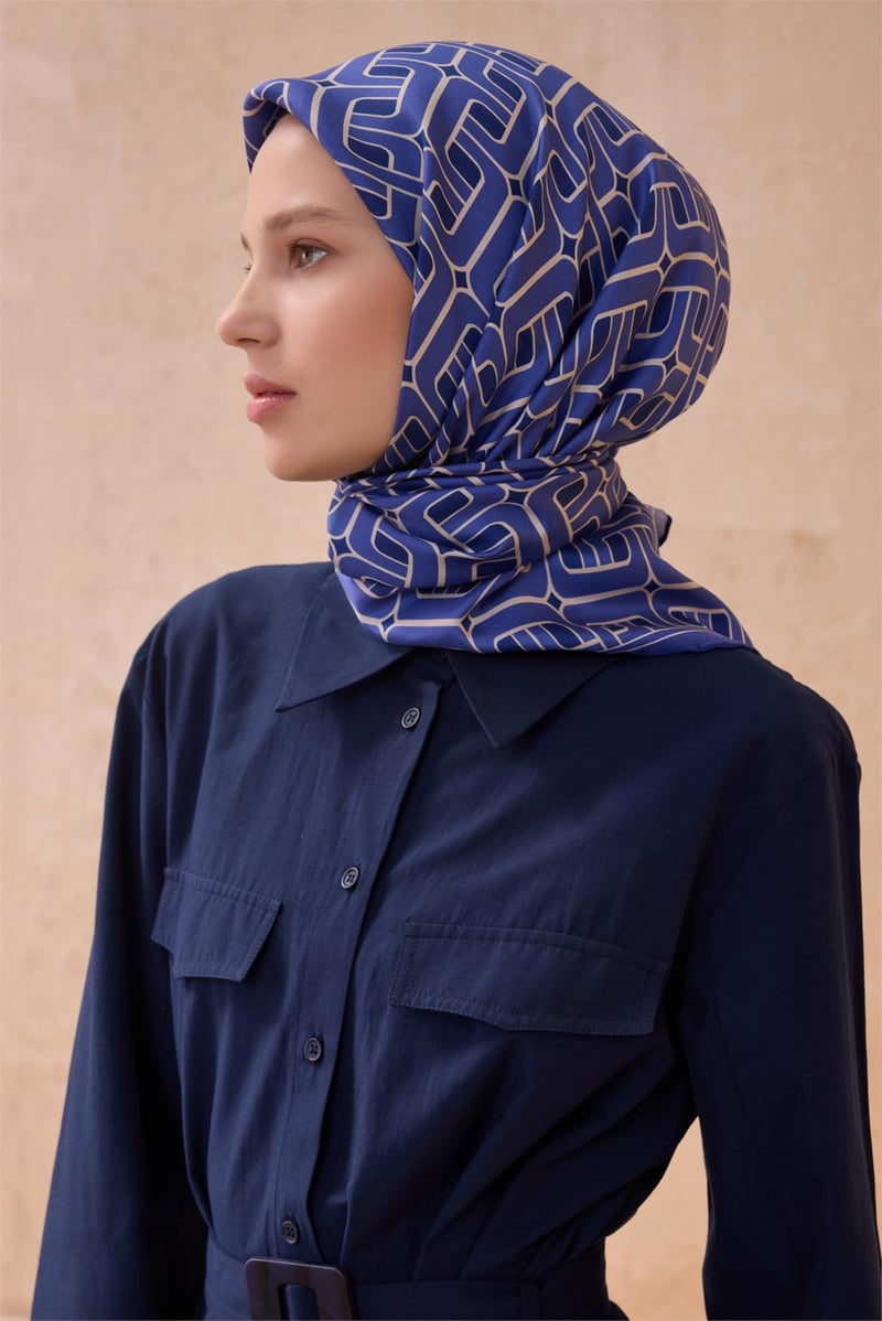 {URUNSEO_TITLE} | BELLI | BELLİ İPEK EŞARP | BELLİ GEOMETRIK DESEN İPEK EŞARP 4118D TWILL - 88