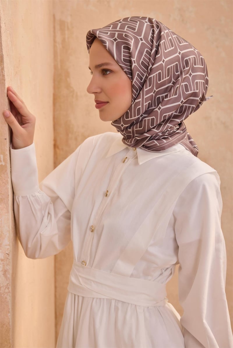 {URUNSEO_TITLE} | BELLI | BELLİ İPEK EŞARP | BELLİ GEOMETRIK DESEN İPEK EŞARP 4118D TWILL - 88