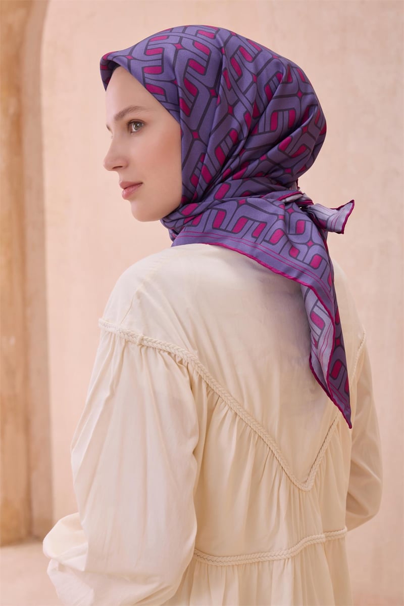 {URUNSEO_TITLE} | BELLI | BELLİ İPEK EŞARP | BELLİ GEOMETRIK DESEN İPEK EŞARP 4118D TWILL - 88