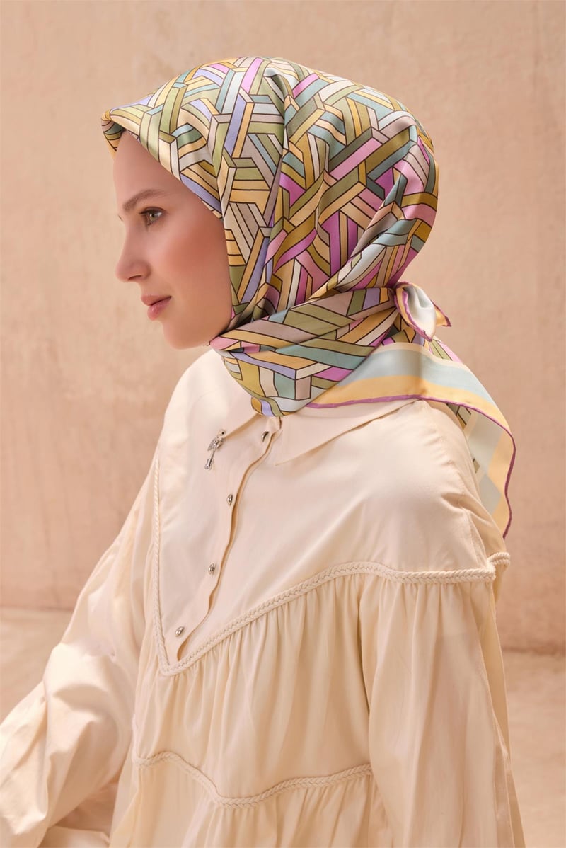 {URUNSEO_TITLE} | BELLI | BELLİ İPEK EŞARP | BELLİ GEOMETRIK DESEN İPEK EŞARP 4119D TWILL - 84