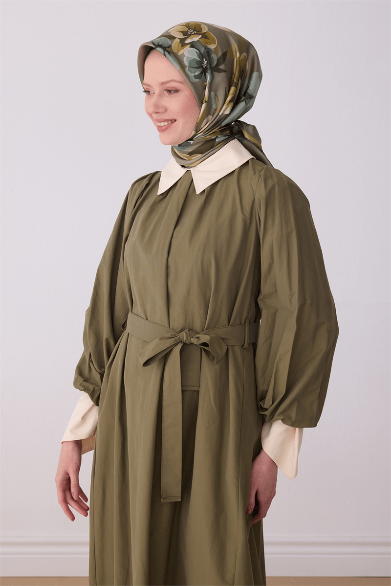 Belli Haki Çiçek Desen %100 Twill İpek Eşarp 4330-81