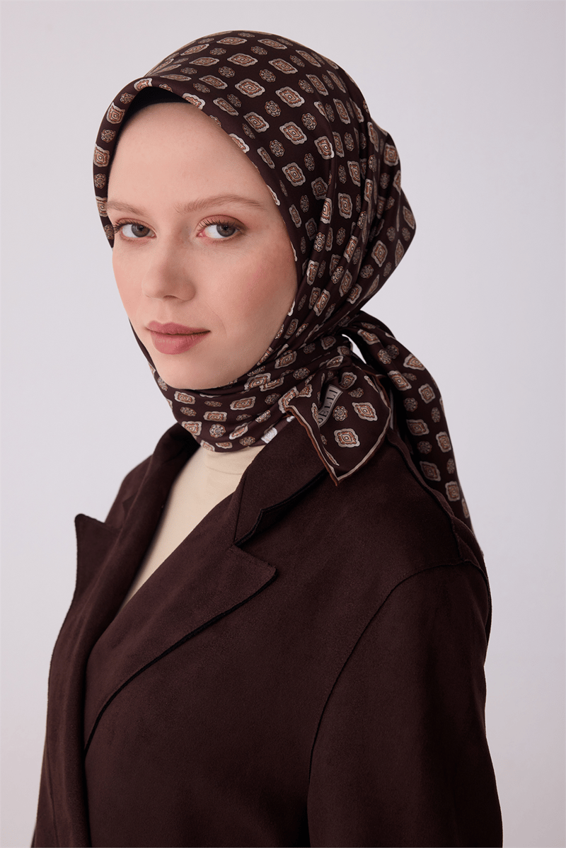 Belli Kahverengi Etnik Desen %100 Twill İpek Eşarp 4308-86
