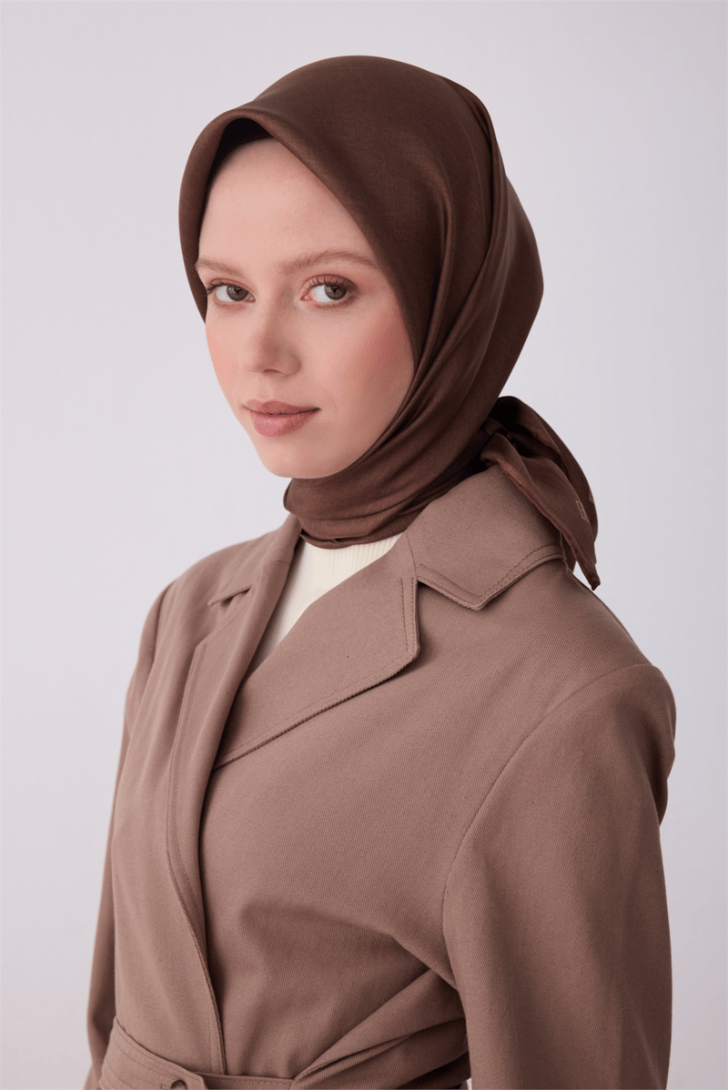 Belli Kahverengi Klasik Desen %100 Twill İpek Eşarp 4305-86
