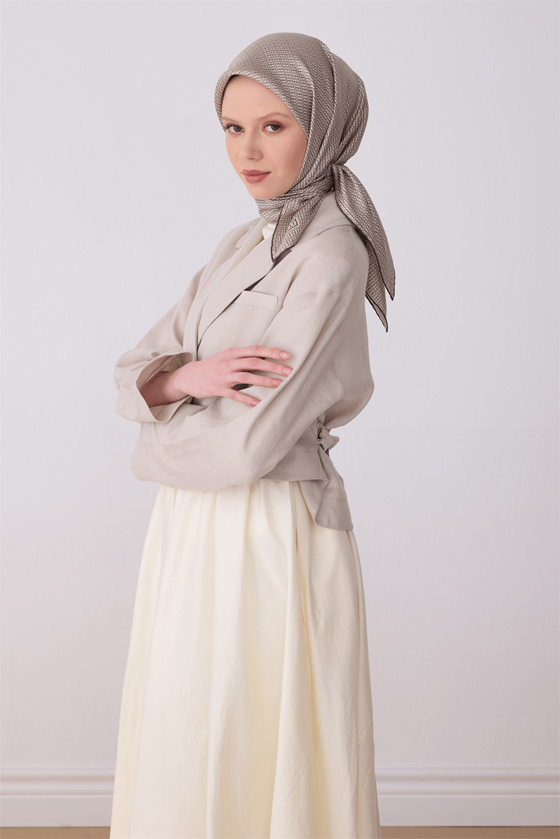 Belli Kahverengi Monogram Desen %100 Twill İpek Eşarp 4321-51