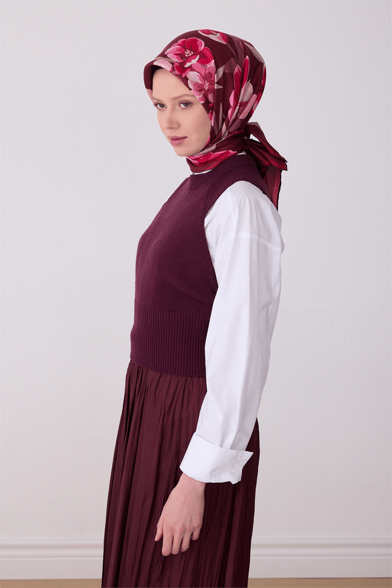 Belli Kırmızı Çiçek Desen %100 Twill İpek Eşarp 4330-04