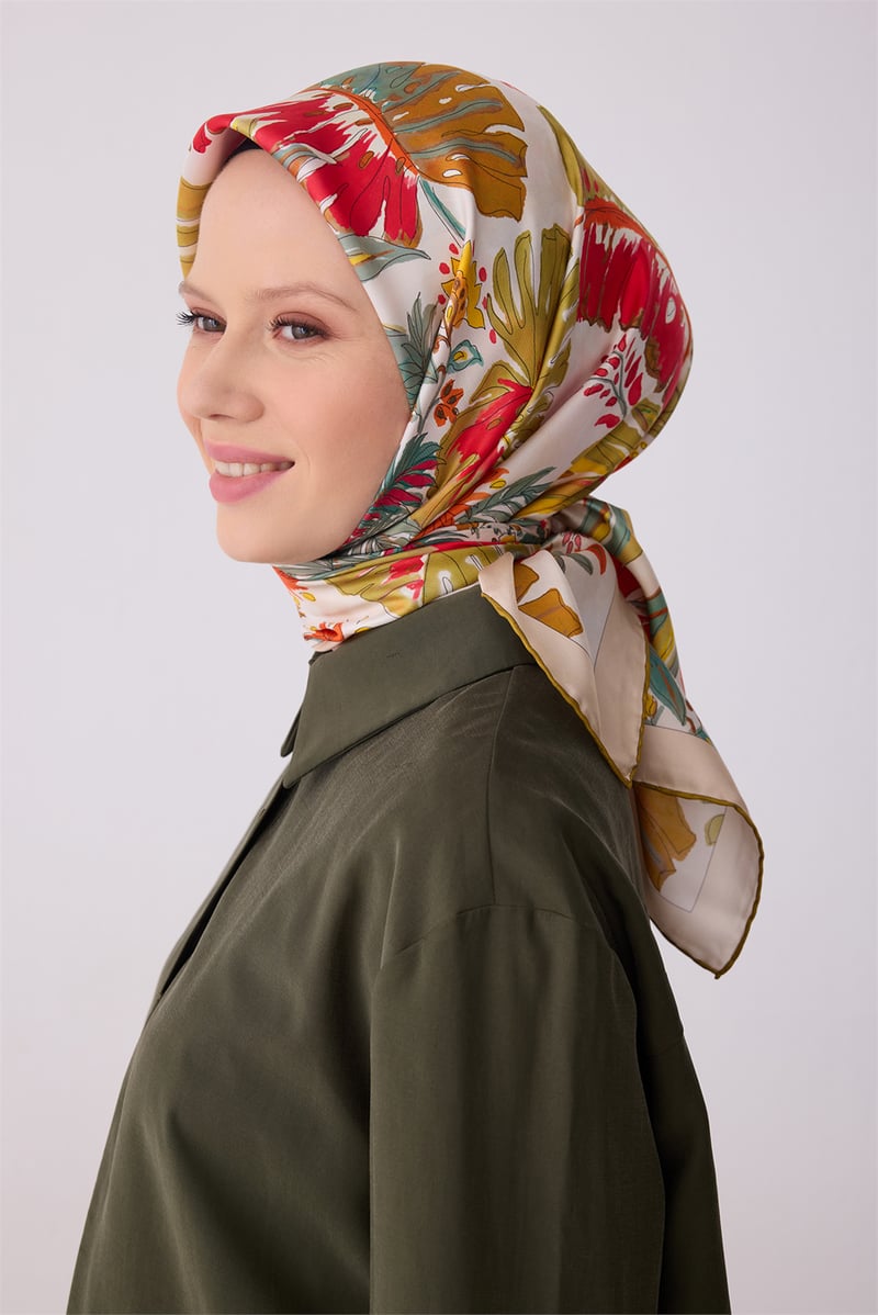 Belli Kırmızı Çiçek Desen %100 Twill İpek Eşarp 4323-01