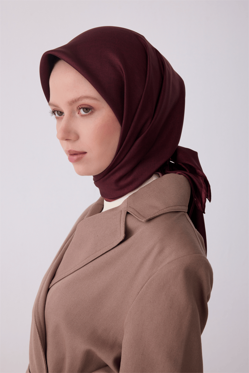 Belli Kırmızı Klasik Desen %100 Twill İpek Eşarp 4305-03