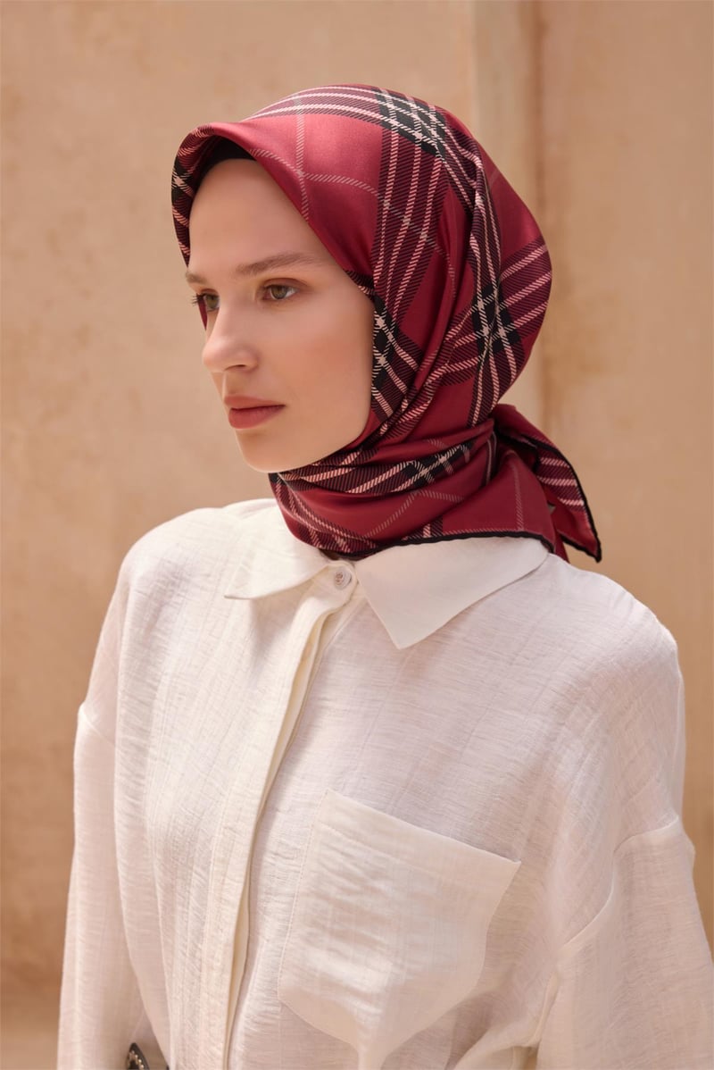 {URUNSEO_TITLE} | BELLI | BELLİ İPEK EŞARP | BELLİ KLASIK DESEN İPEK EŞARP 4122D TWILL - 84
