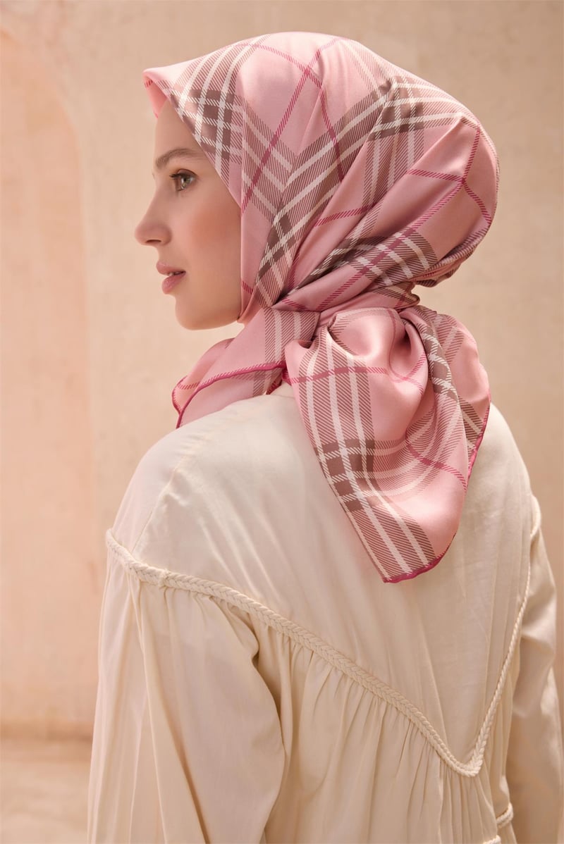 {URUNSEO_TITLE} | BELLI | BELLİ İPEK EŞARP | BELLİ KLASIK DESEN İPEK EŞARP 4122D TWILL - 84
