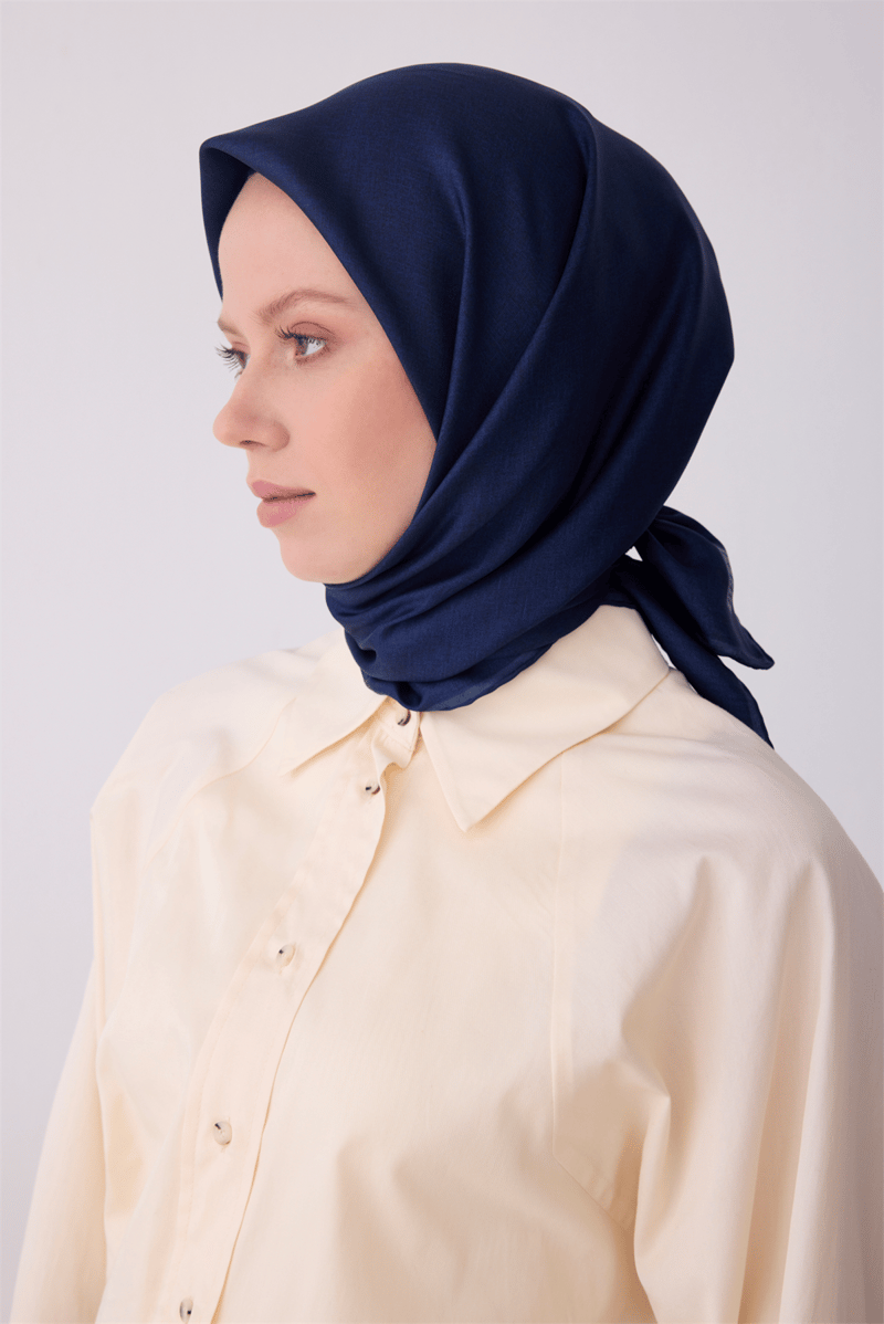 Belli Lacivert Klasik Desen %100 Twill İpek Eşarp 4305-52