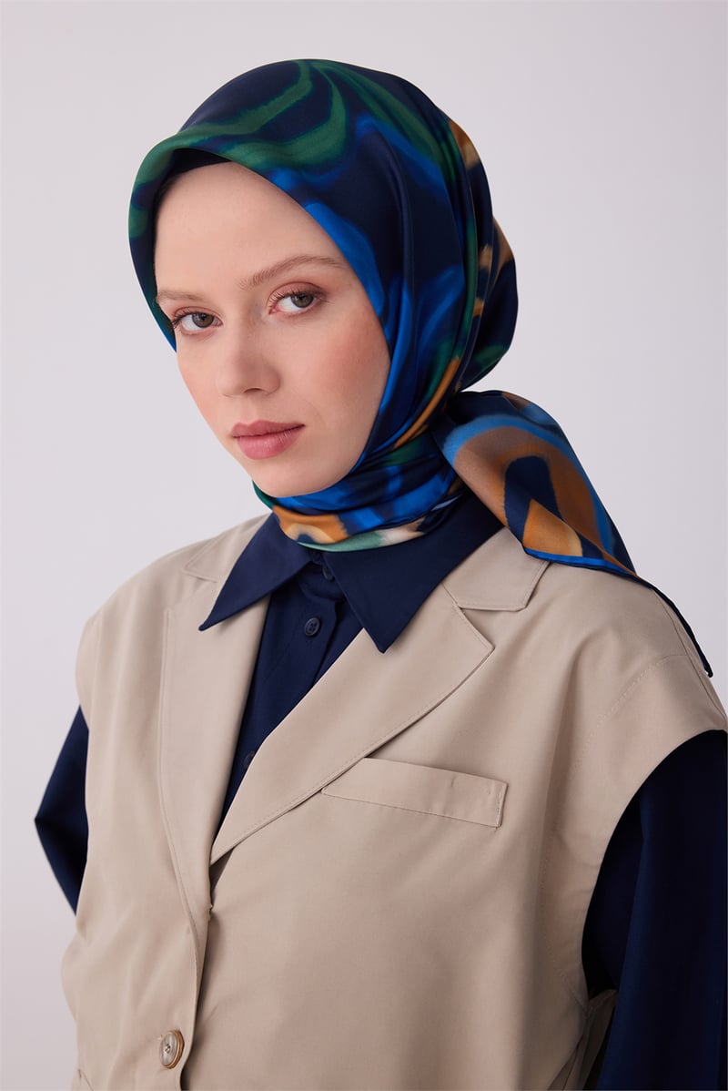 Belli Lacivert Soyut Desen %100 Twill İpek Eşarp 4301-84