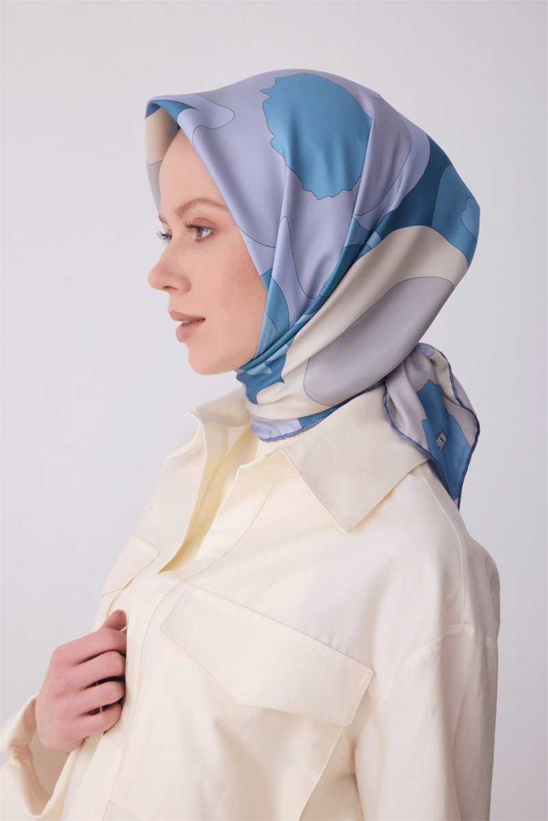 Belli Mavi Çiçek Desen %100 Twill İpek Eşarp 4306-37