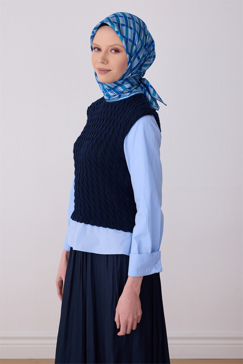 Belli Mavi Geometrik Desen %100 Twill İpek Eşarp 4302-50