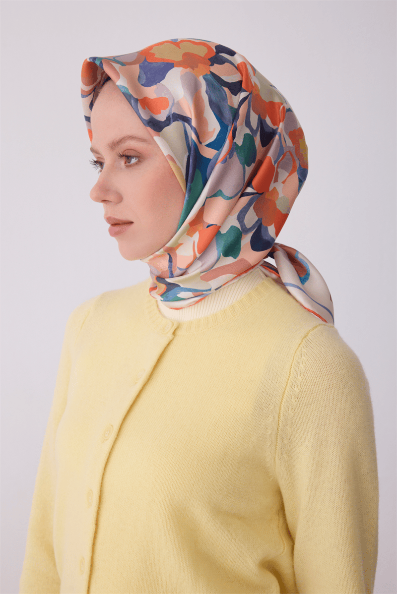 Belli Oranj Çiçek Desen %100 Twill İpek Eşarp 4312-34