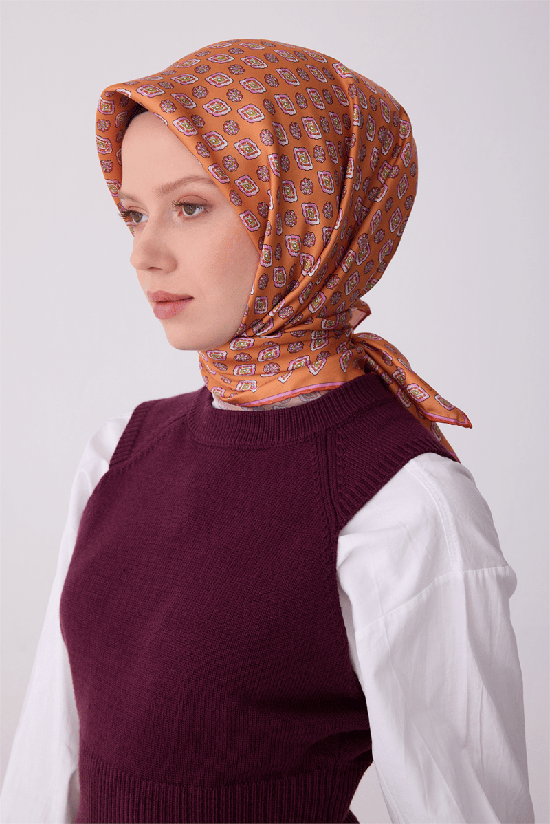 Belli Oranj Etnik Desen %100 Twill İpek Eşarp 4308-33