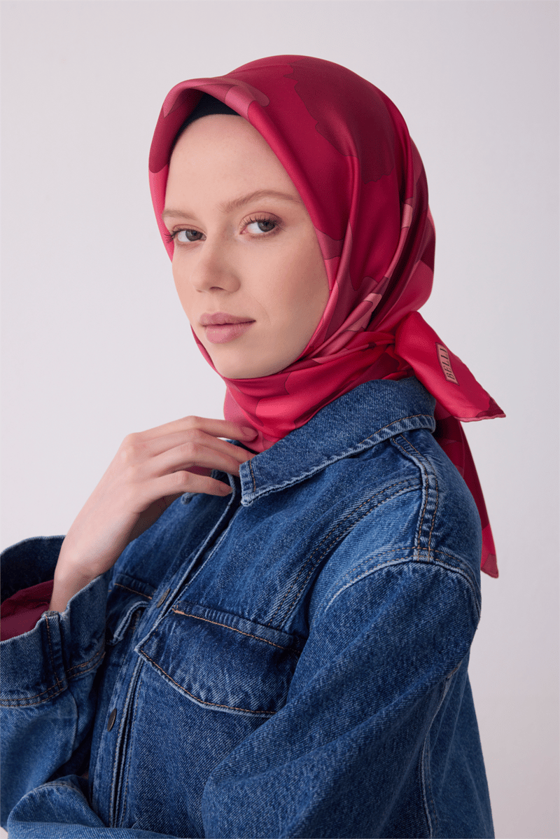 Belli Pembe Çiçek Desen %100 Twill İpek Eşarp 4306-30