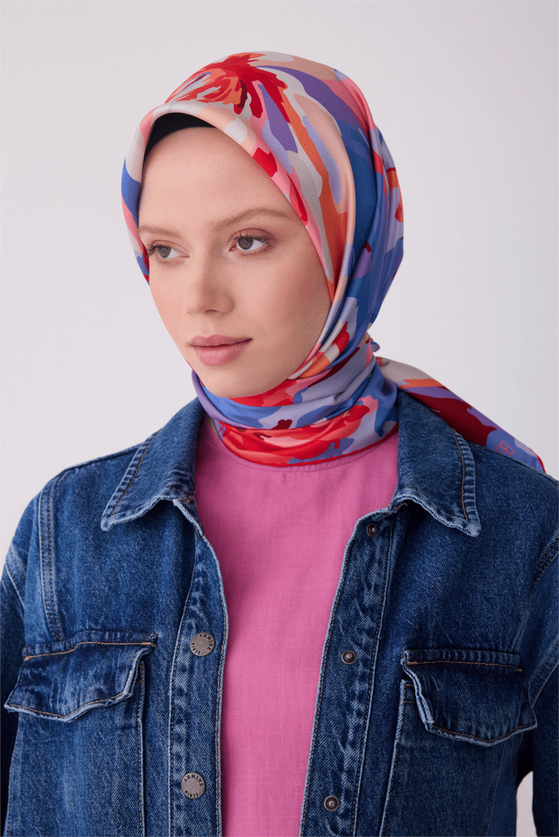 Belli Pembe Çiçek Desen %100 Twill İpek Eşarp 4315-55