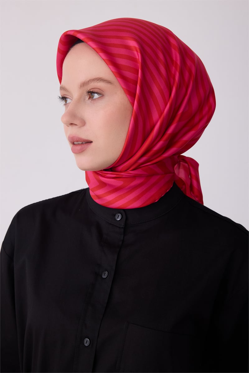 Belli Pembe Geometrik Desen %100 Twill İpek Eşarp 4325-57