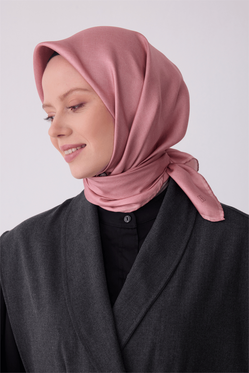 Belli Pembe Klasik Desen %100 Twill İpek Eşarp 4305-84