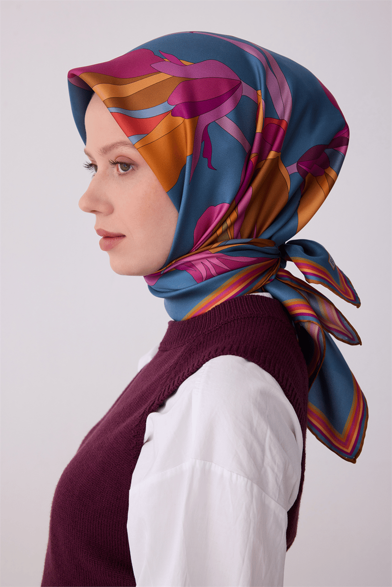 Belli Petrol Çiçek Desen %100 Twill İpek Eşarp 4303-82