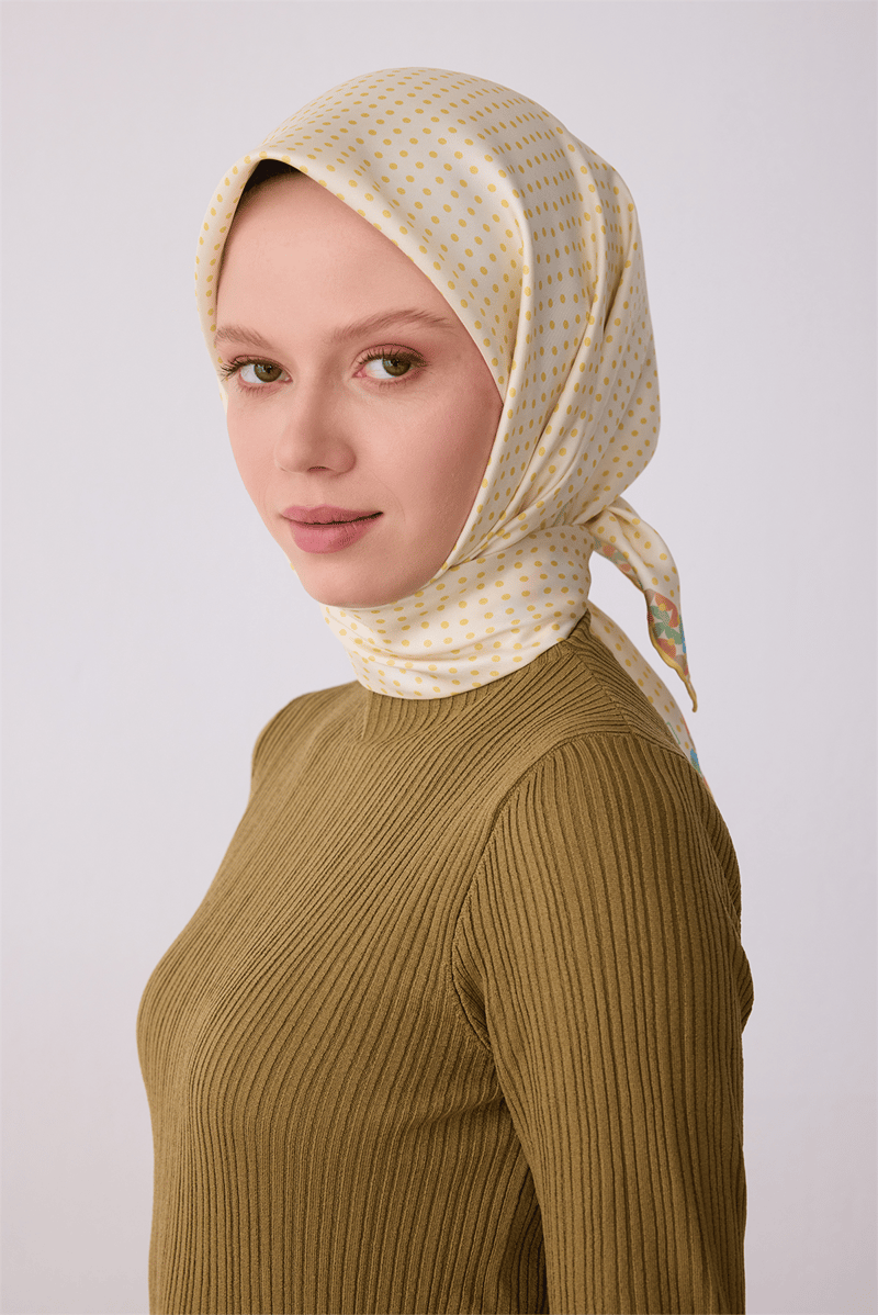 Belli Sarı Klasik Desen %100 Twill İpek Eşarp 4326-84
