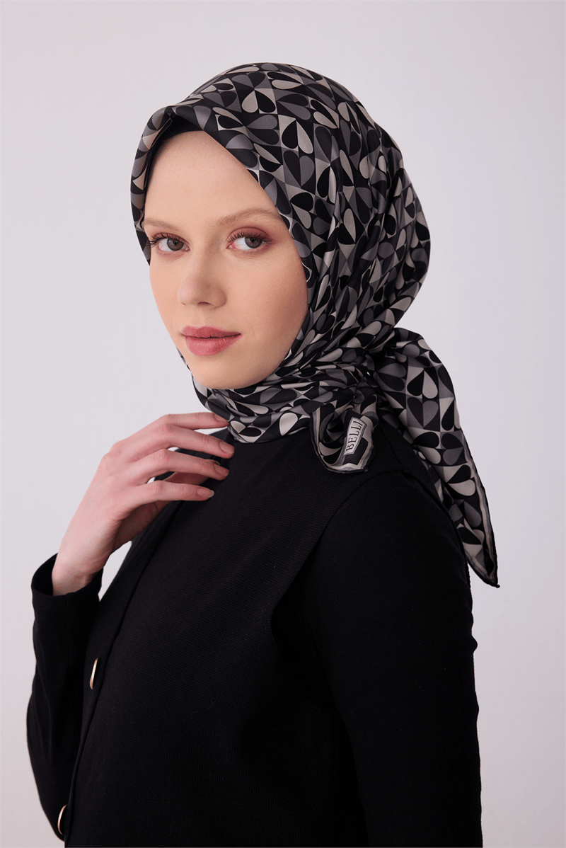 Belli Siyah Obje Desen %100 Twill İpek Eşarp 4322-85