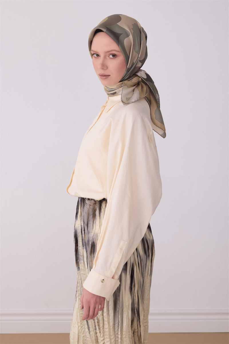 Belli Yeşil Çiçek Desen %100 Twill İpek Eşarp 4306-36