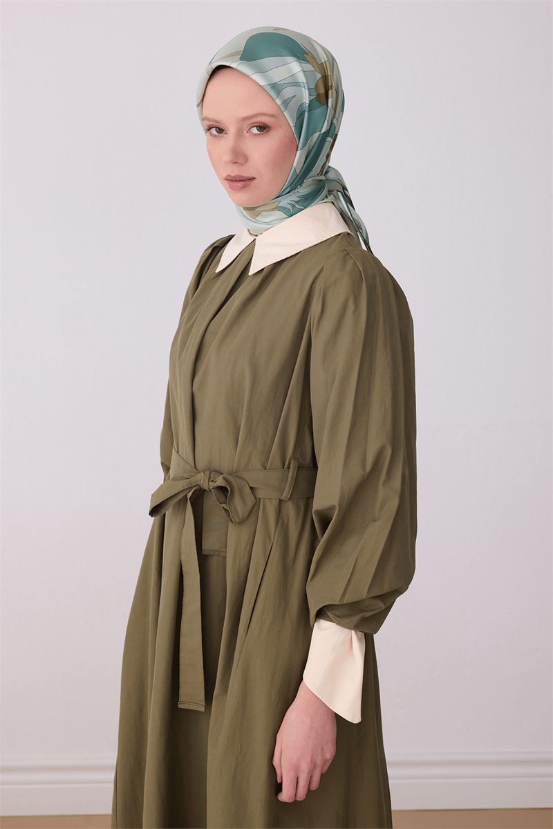 Belli Yeşil Çiçek Desen %100 Twill İpek Eşarp 4303-03