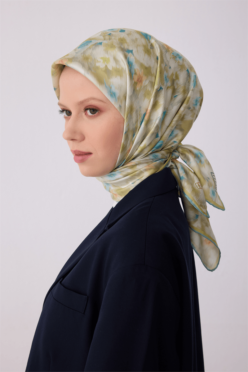 Belli Yeşil Çiçek Desen %100 Twill İpek Eşarp 4319-82