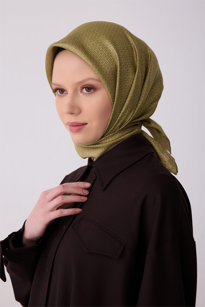 Belli Yeşil Klasik Desen %100 Twill İpek Eşarp 4317-88