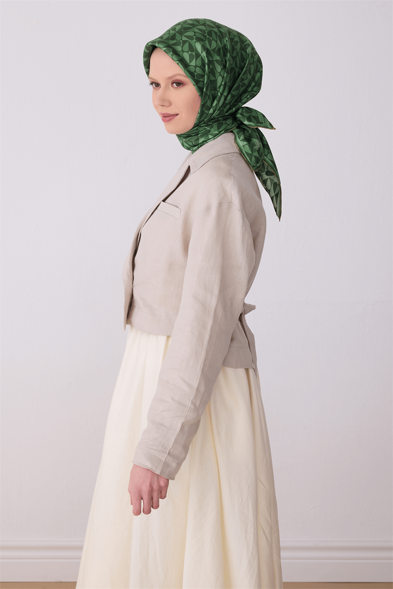 Belli Yeşil Obje Desen %100 Twill İpek Eşarp 4322-01