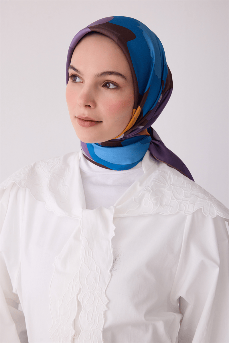 Kahverengi Çiçek Desen %100 Twill İpek Eşarp 4306-33