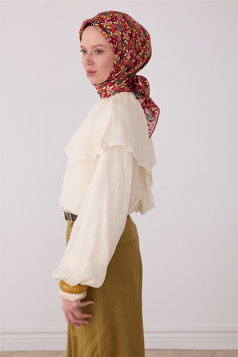 Kırmızı Geometrik Desen %100 Twill İpek Eşarp 4402-51
