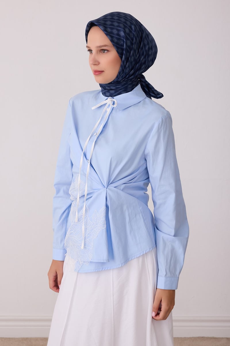 Lacivert Geometrik Desen %100 Twill İpek Eşarp 4425-90