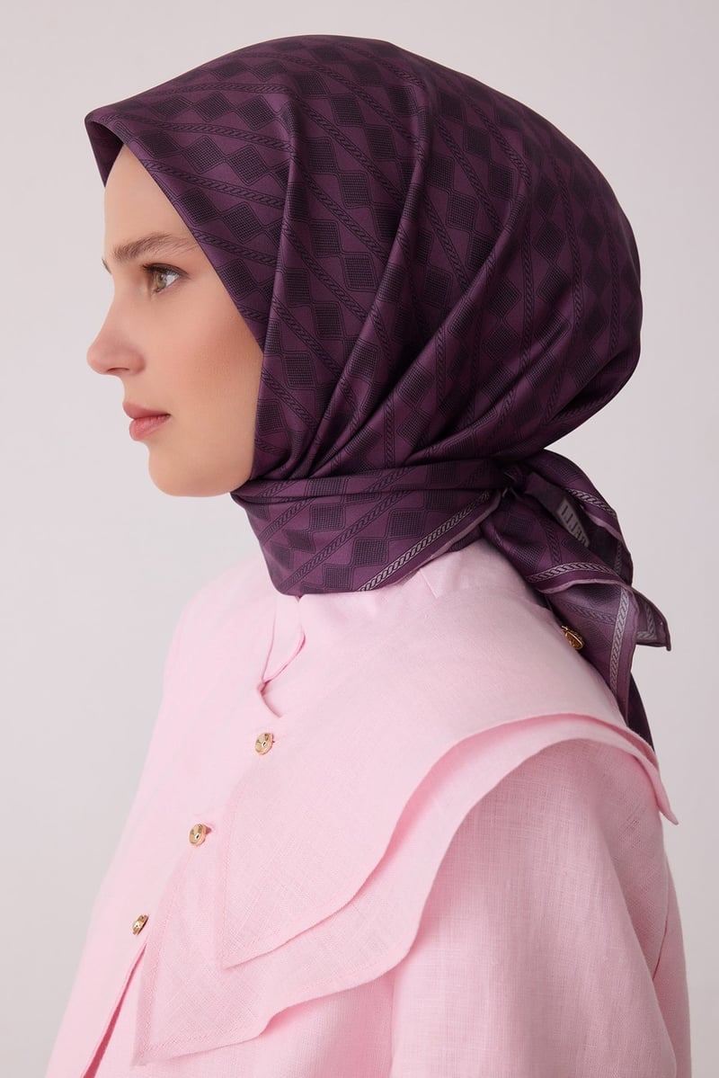 Mor Geometrik Desen %100 Twill İpek Eşarp 4425-36
