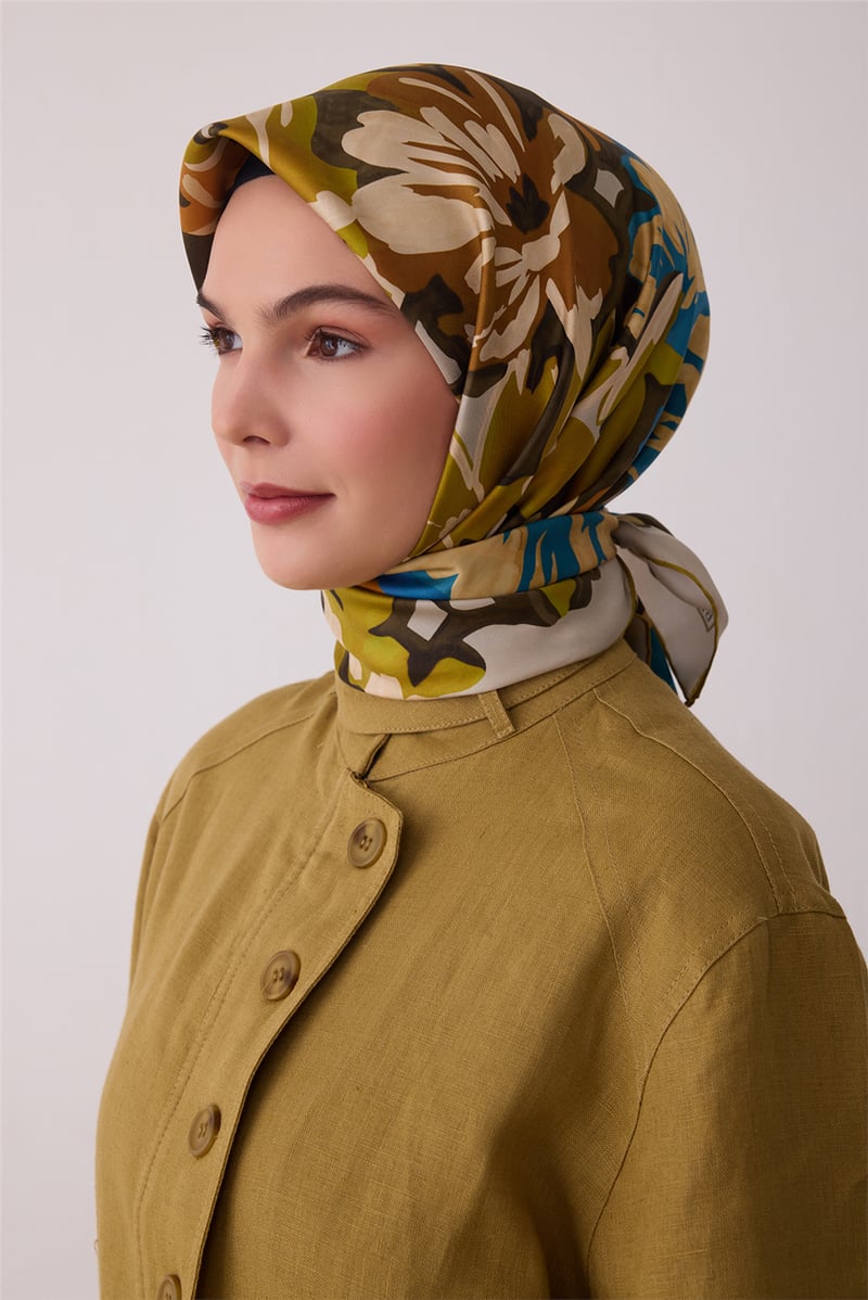 Yeşil Çiçek Deseni %100 Twill İpek Eşarp 4416-81