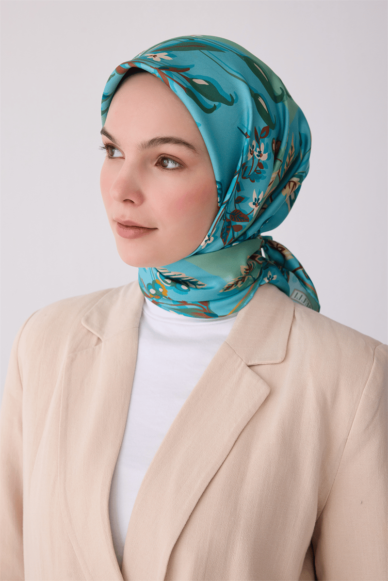 Yeşil Obje Desen %100 Twill İpek Eşarp 4320-50
