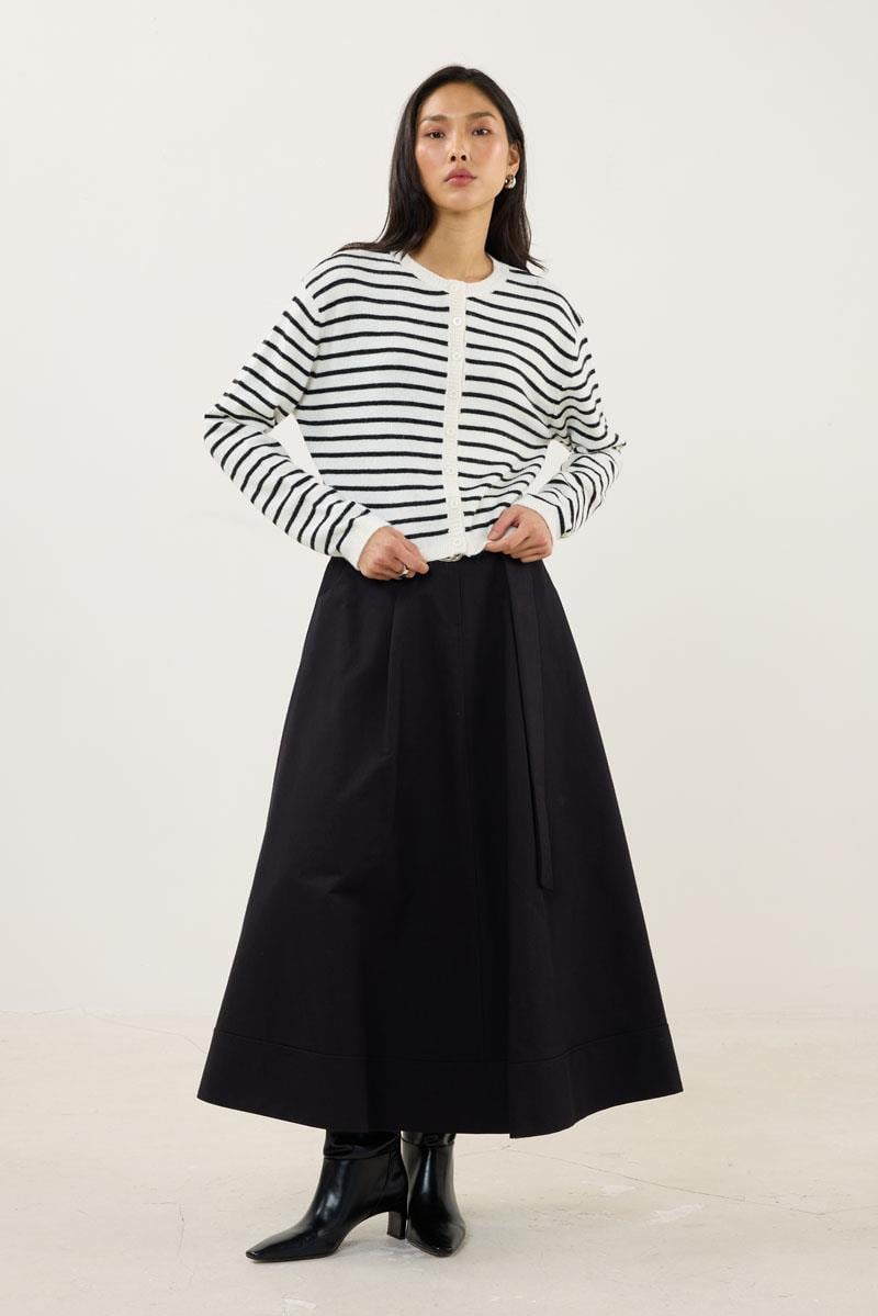 Çizgili İnce Triko Hırka Beyaz