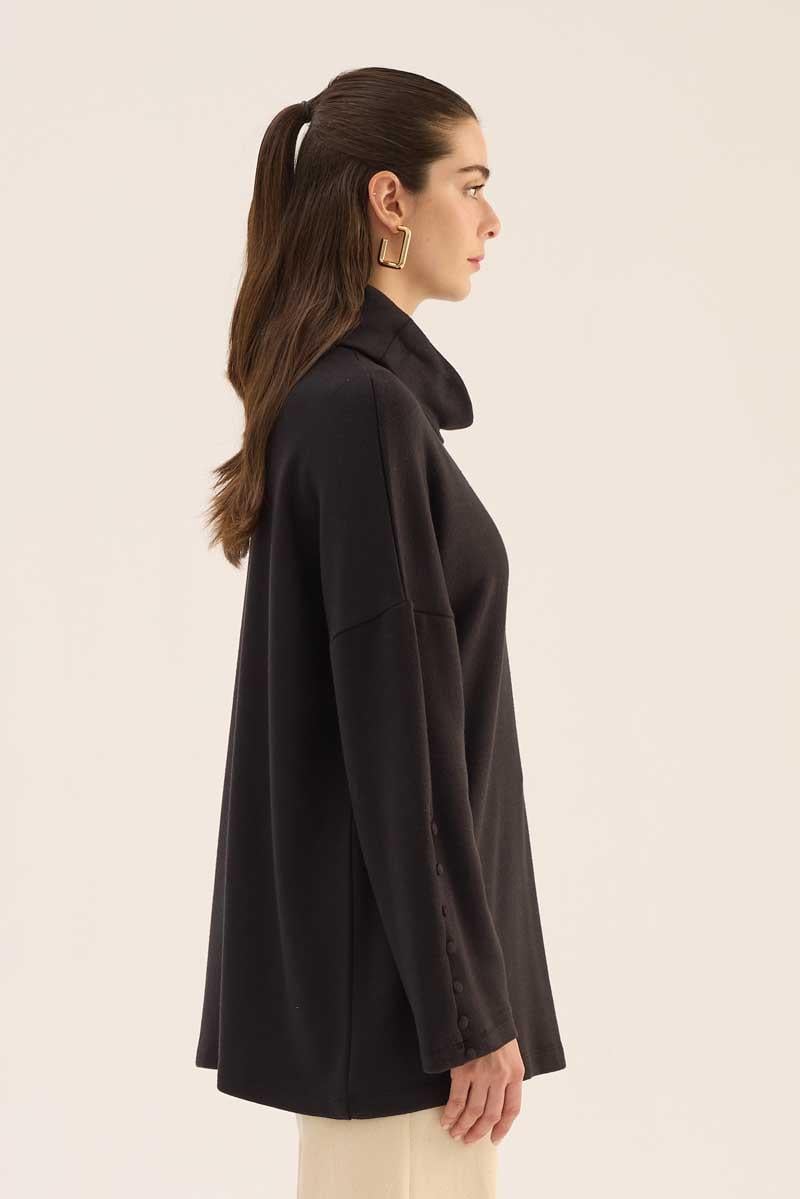 Kolları Düğmeli Kazak