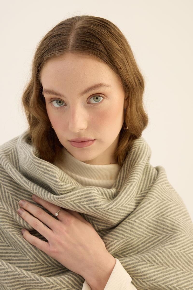 Tüylü Balıksırtı Desen Atkı