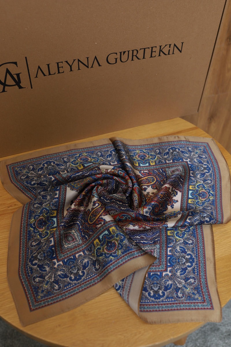 Signature Desen %100 İpek Fular- Kahve