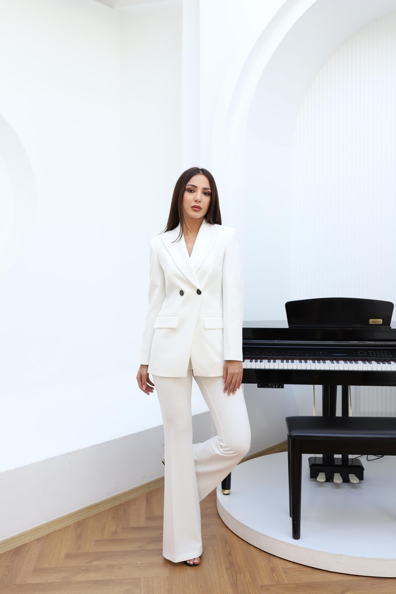 Anastasia Takım  - Beyaz