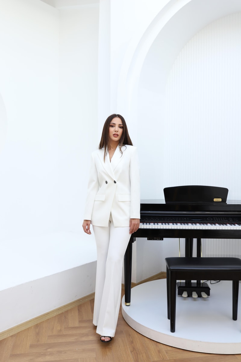 Anastasia Takım  - Beyaz