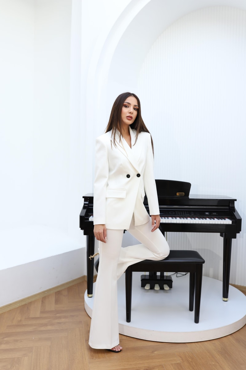 Anastasia Takım  - Beyaz