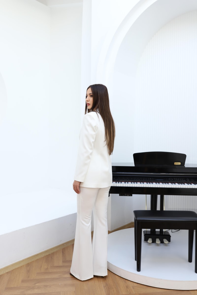 Anastasia Takım  - Beyaz