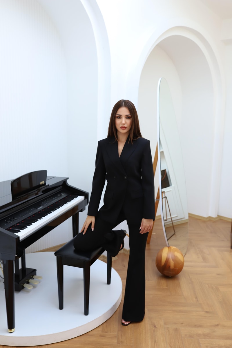 Anastasia Takım  - Siyah