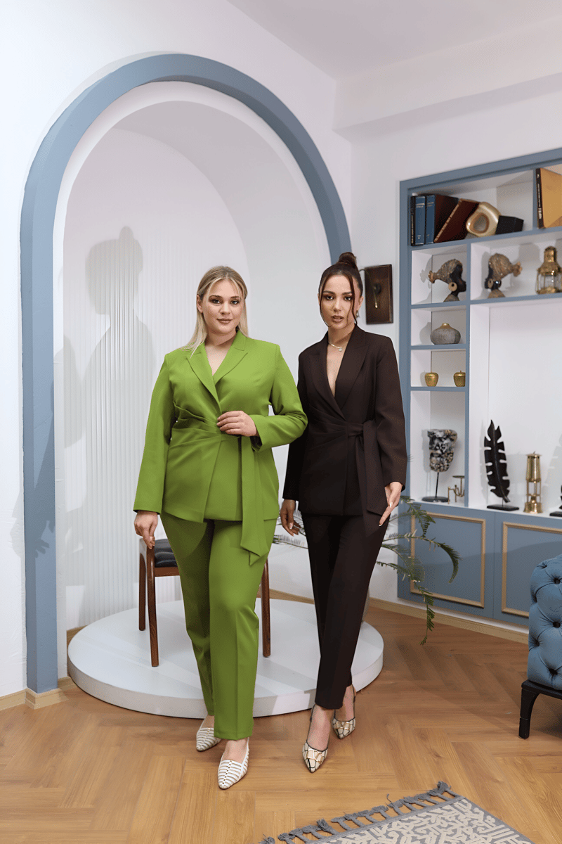 busıness woman-haki