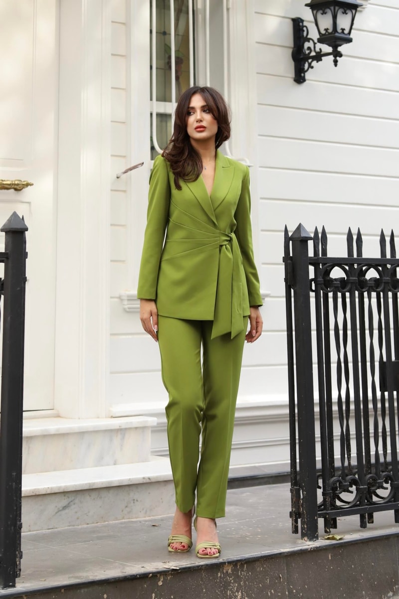 busıness woman- haki