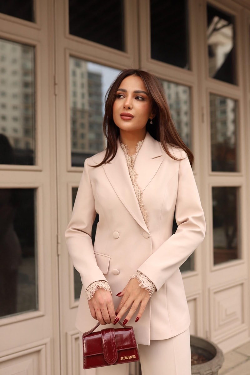 Camélia Takım- Taş